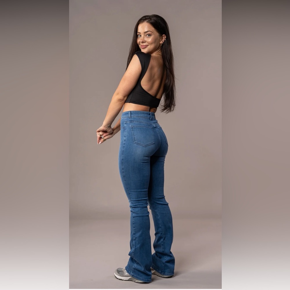 FITJEANS high-rise flare azure blue 💙